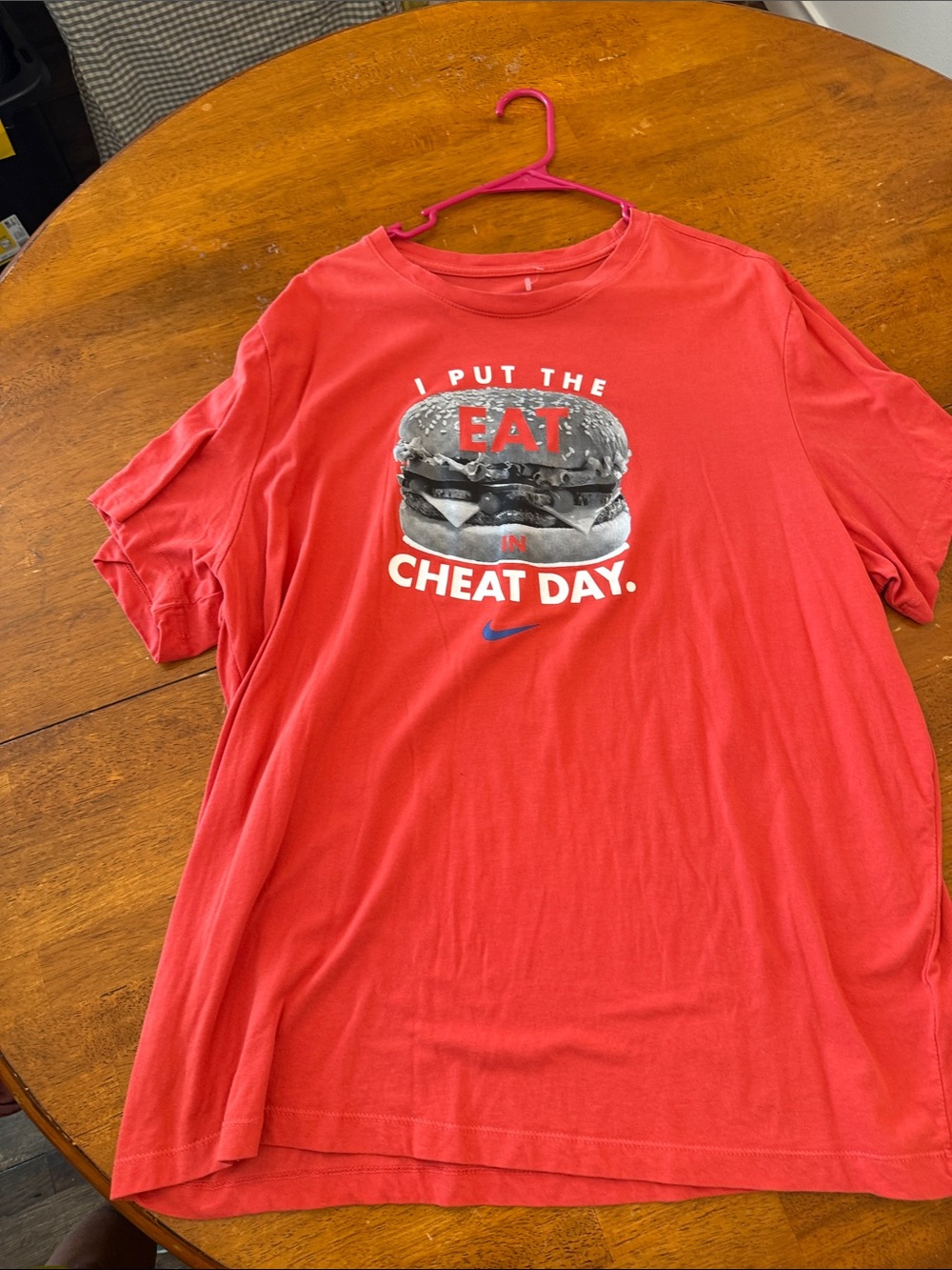 Nike Men's Red 'I Put The EAT in CHEAT DAY' Graphic Tee xxl
